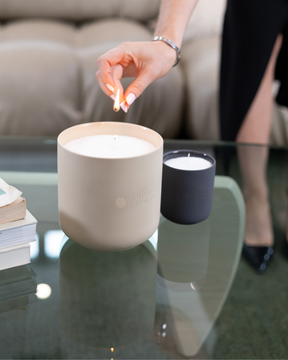 Elegant Grande Ceramic Sand Wax Set with refillable plant-based sand wax for a sustainable and luxurious candle experience. Includes 40oz scented sand wax, 30 candle wicks, and a sophisticated ceramic vessel. Available in My Way, Black Velvet™, and Dream On™ scents.
